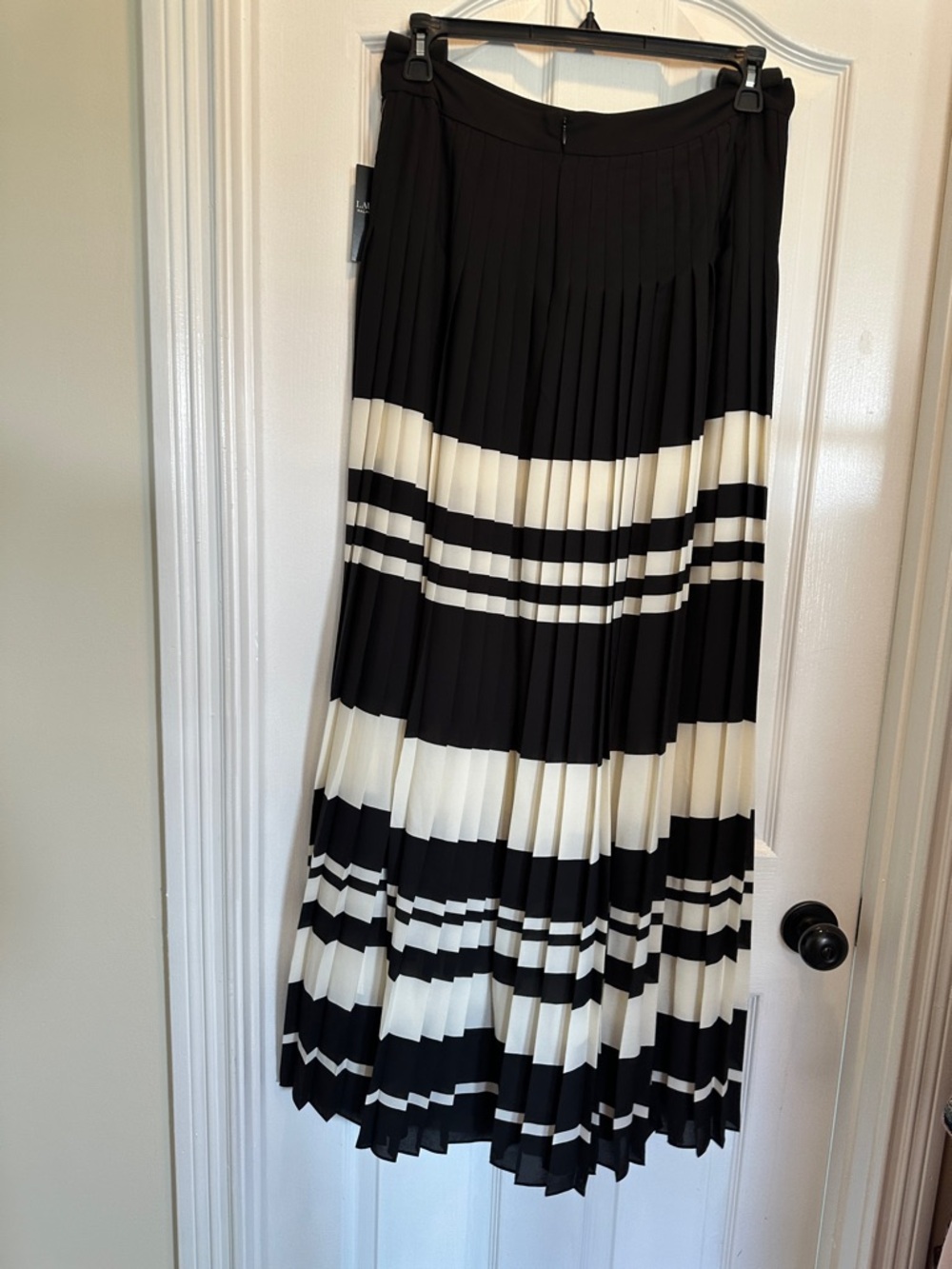 Lauren Ralph Lauren Black and White Striped Pleated wide leg pants - Picture 6 of 7